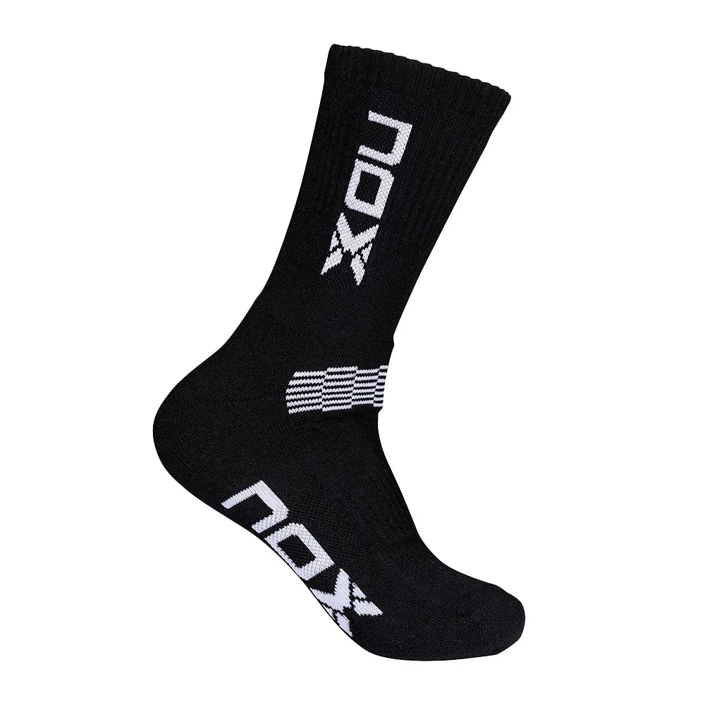 Calcetin_Nox_negro-blanco_68569aea-984c-4531-a324-e23dfa3fe726.webp